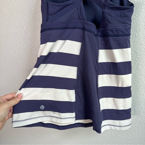 Lululemon Stuff Your Bra Tank II Workout Tank Top Blue White Stripe Women’s 6 - Picture 9 of 11